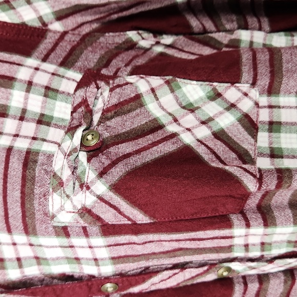 Maurices Plaid Welt Pocket Flannel - Picture 4 of 7